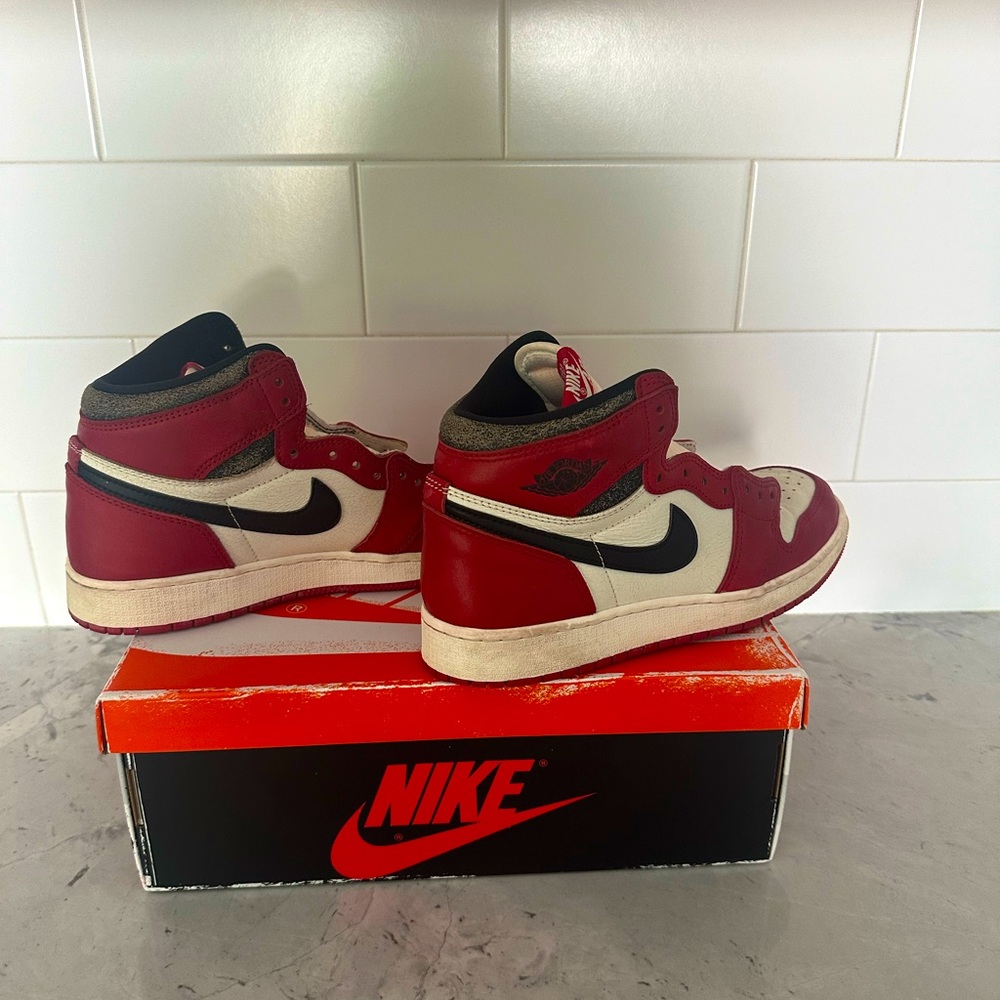 NIKE Jordan 1 Retro High OG !! Chicago Lost and found